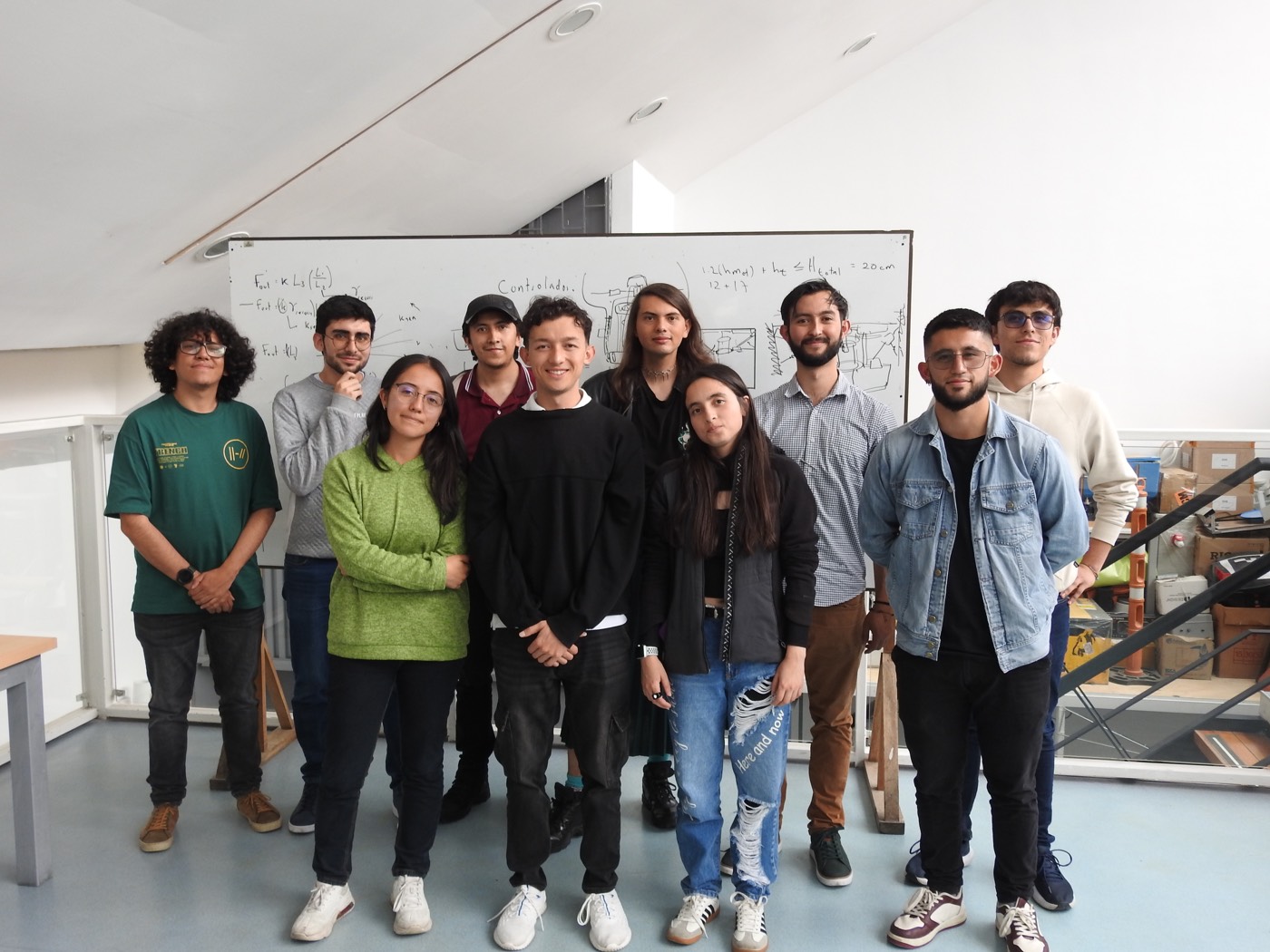Integrantes de Kyma en el laboratorio